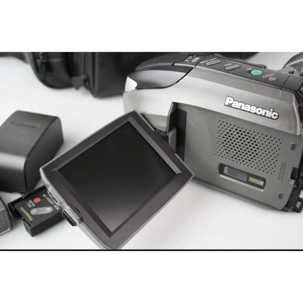Panasonic PV-L650D Palmsight VHS-C Analog Camera Camcorder Palmcorder TESTED